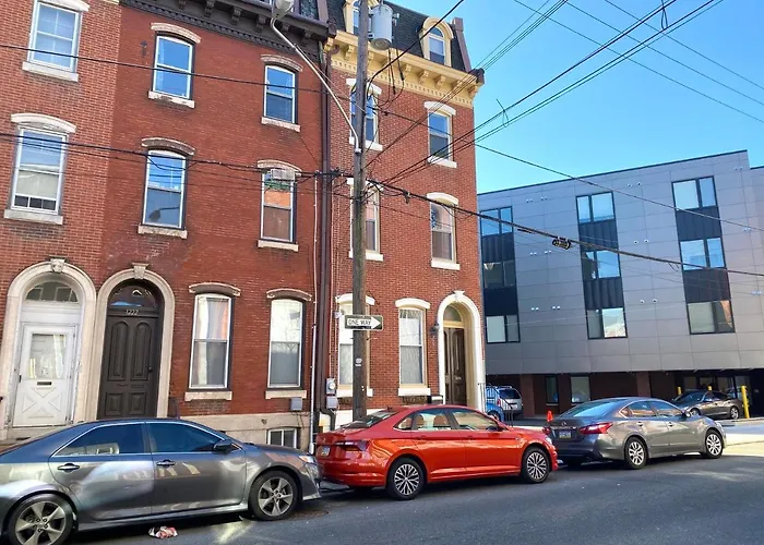 Alina&Fanny - Philadelphia 1224 Mt Vernon St
